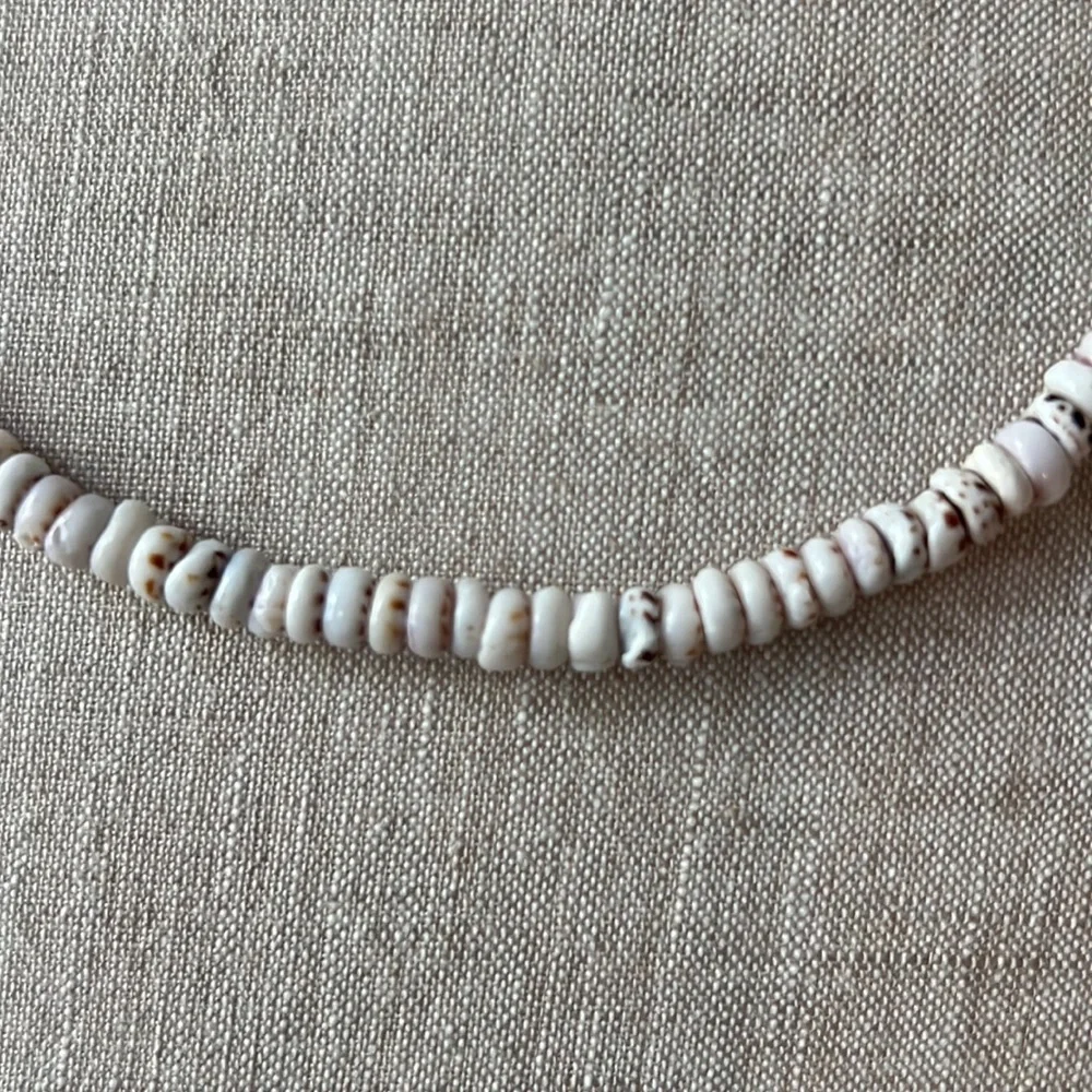 Shell Necklace - Picture 2 of 3
